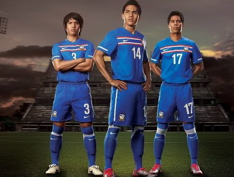 1 เสื้อบอลทีมชาติไทย จากยี่ห้อ ไนกี้